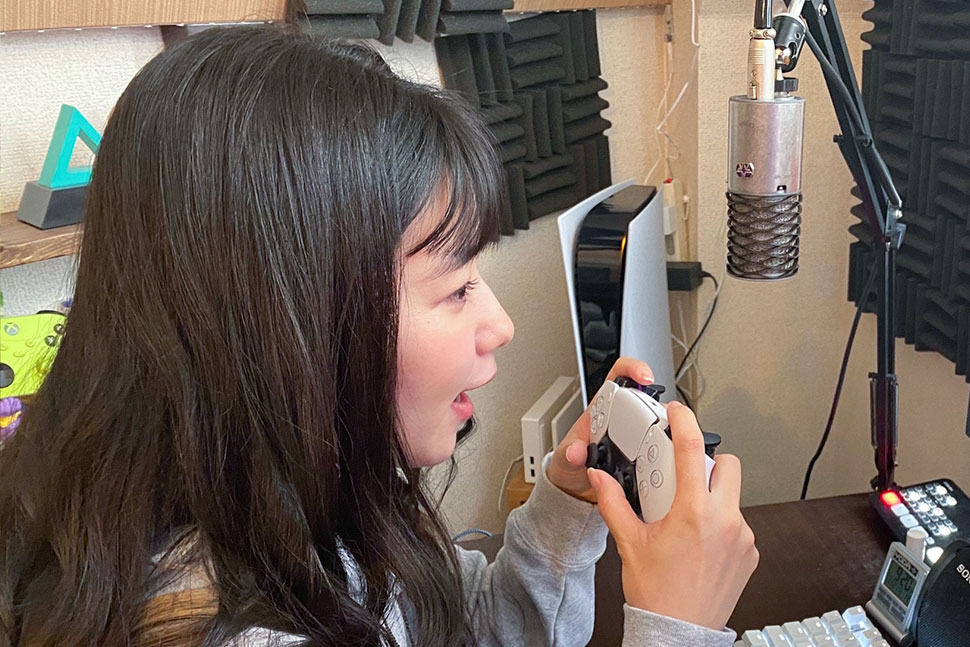 初心者には松嶋さん自らレクチャーしてゲームの楽しさを伝えることも
