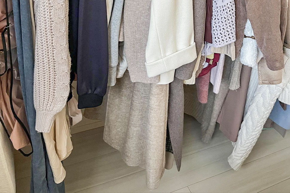 サマリーポケットに預けたことで服やモノが減って、クローゼットがスッキリ!