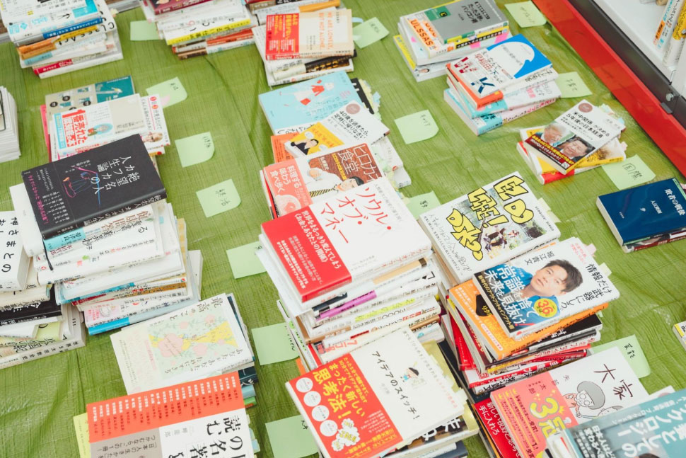 全部で22ジャンルもの本の山ができました