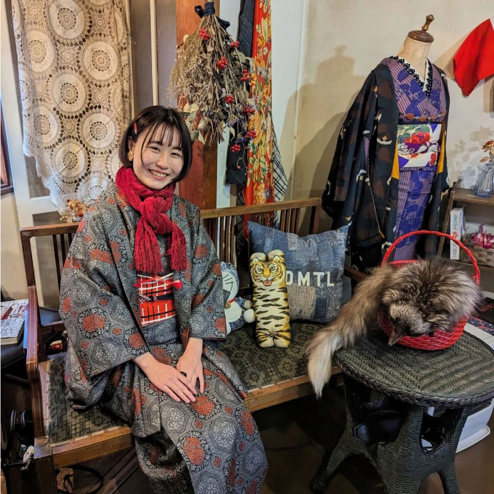 リサイクルショップなどでお店の人に聴きながら着物を購入